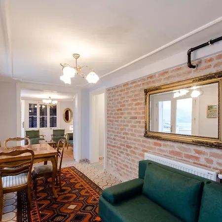 Bueyuek Apartament *