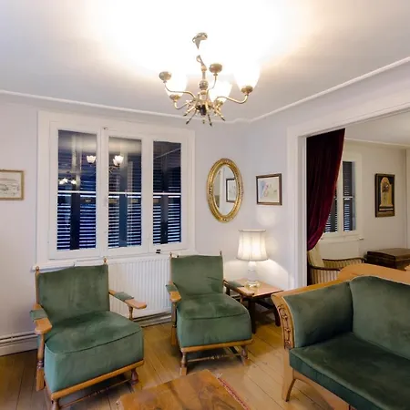 Bueyuek Apartament *