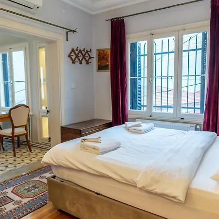 Bueyuek Apartment
