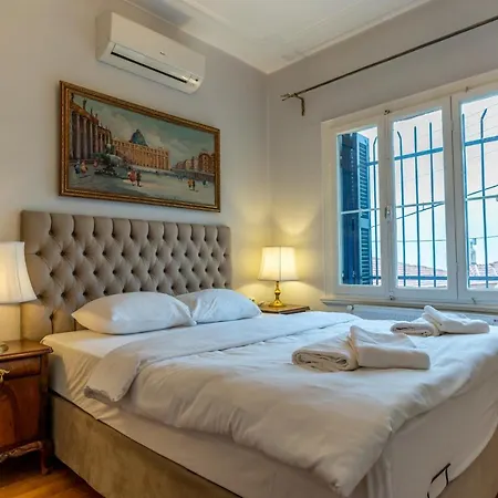 Bueyuek Apartment