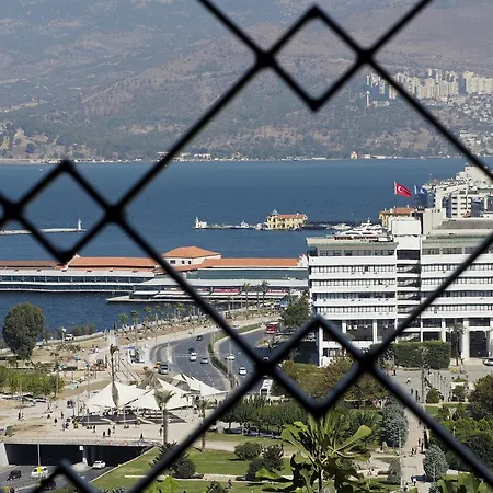 Bueyuek * Izmir