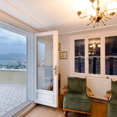 Bueyuek Izmir