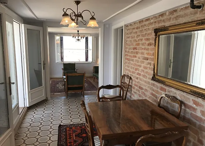 Bueyuek Apartament *