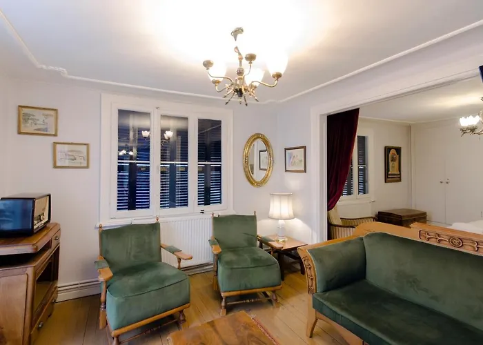 Bueyuek Apartament *