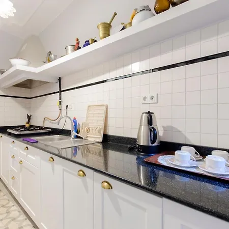 بويوك كوناك شقة إزمير